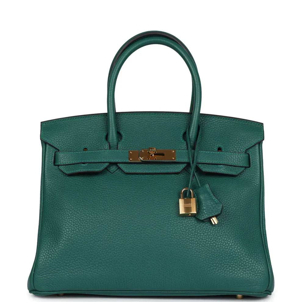 Luxury Handbag – Timeless Elegance and Careful Finish