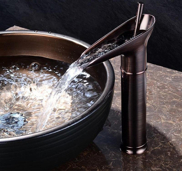 Cascade Faucet Bathroom – Antique and Elegant Style