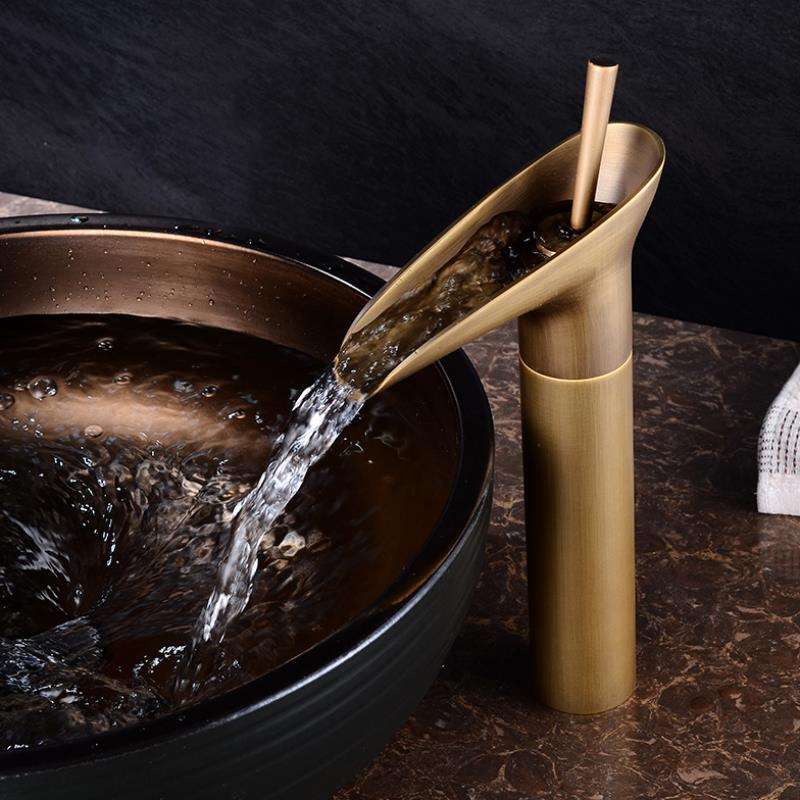 Cascade Faucet Bathroom – Antique and Elegant Style