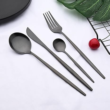 Set De Tacâmuri De Lux – Pentru O Masă Elegantă Și Distinsă