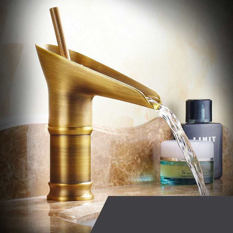 Cascade Faucet Bathroom – Antique and Elegant Style