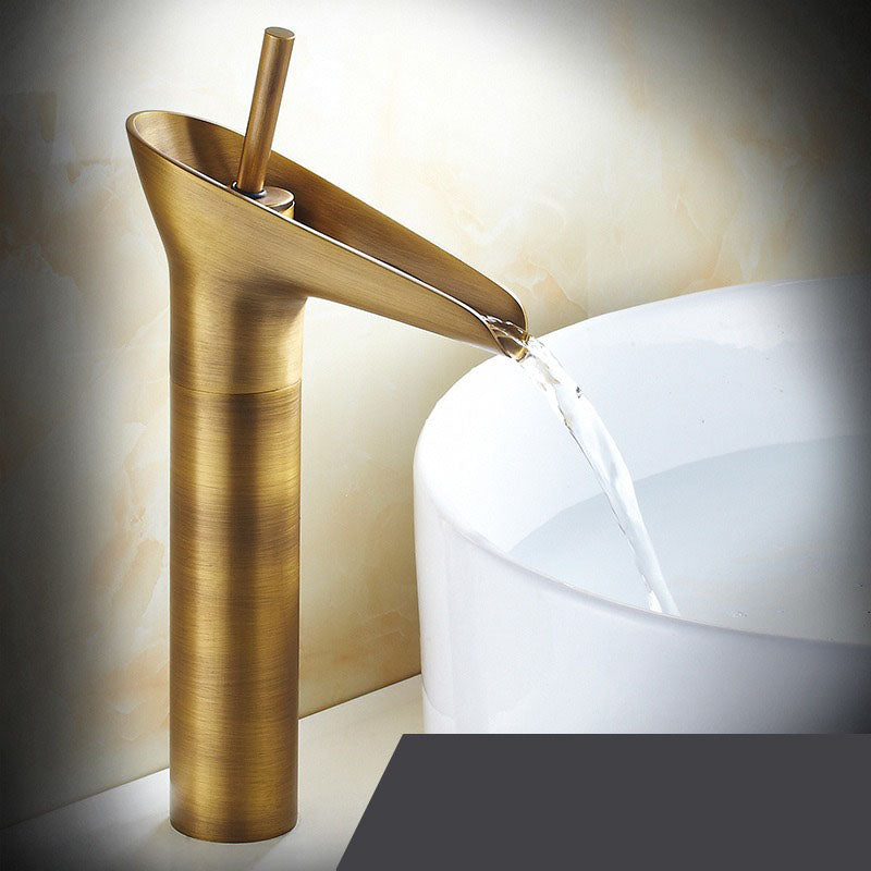 Cascade Faucet Bathroom – Antique and Elegant Style