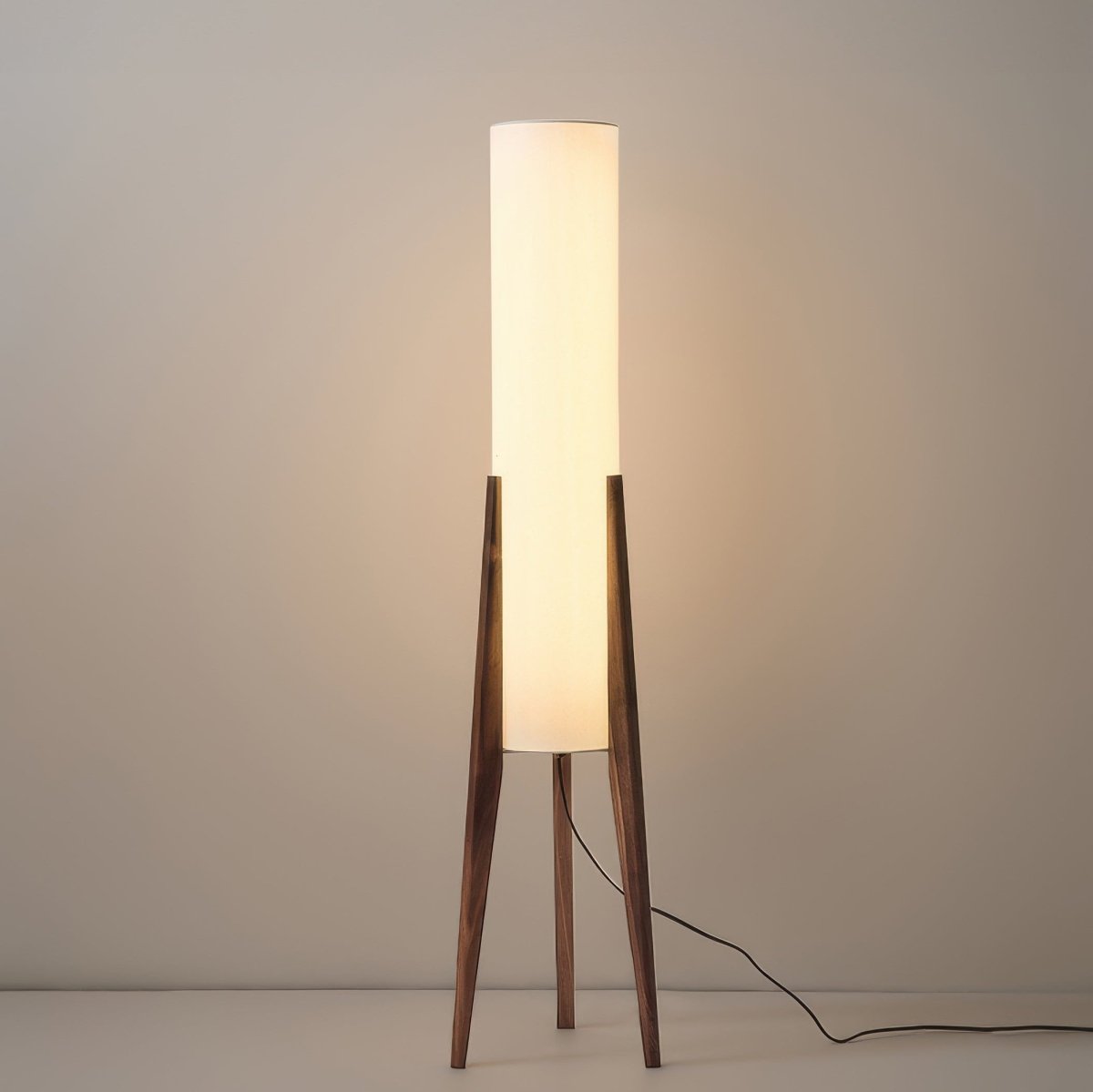 Floor Lamp – Modern Elegance