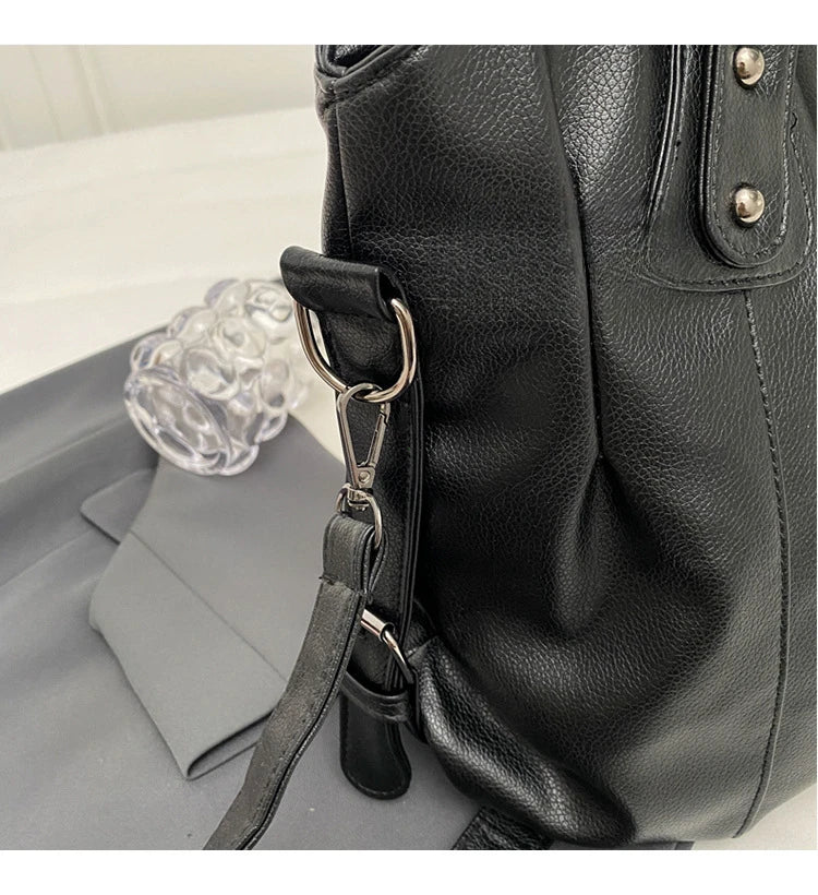 Zita | Large Soft Handbag with Removable Strap – Elegance and Practicality 