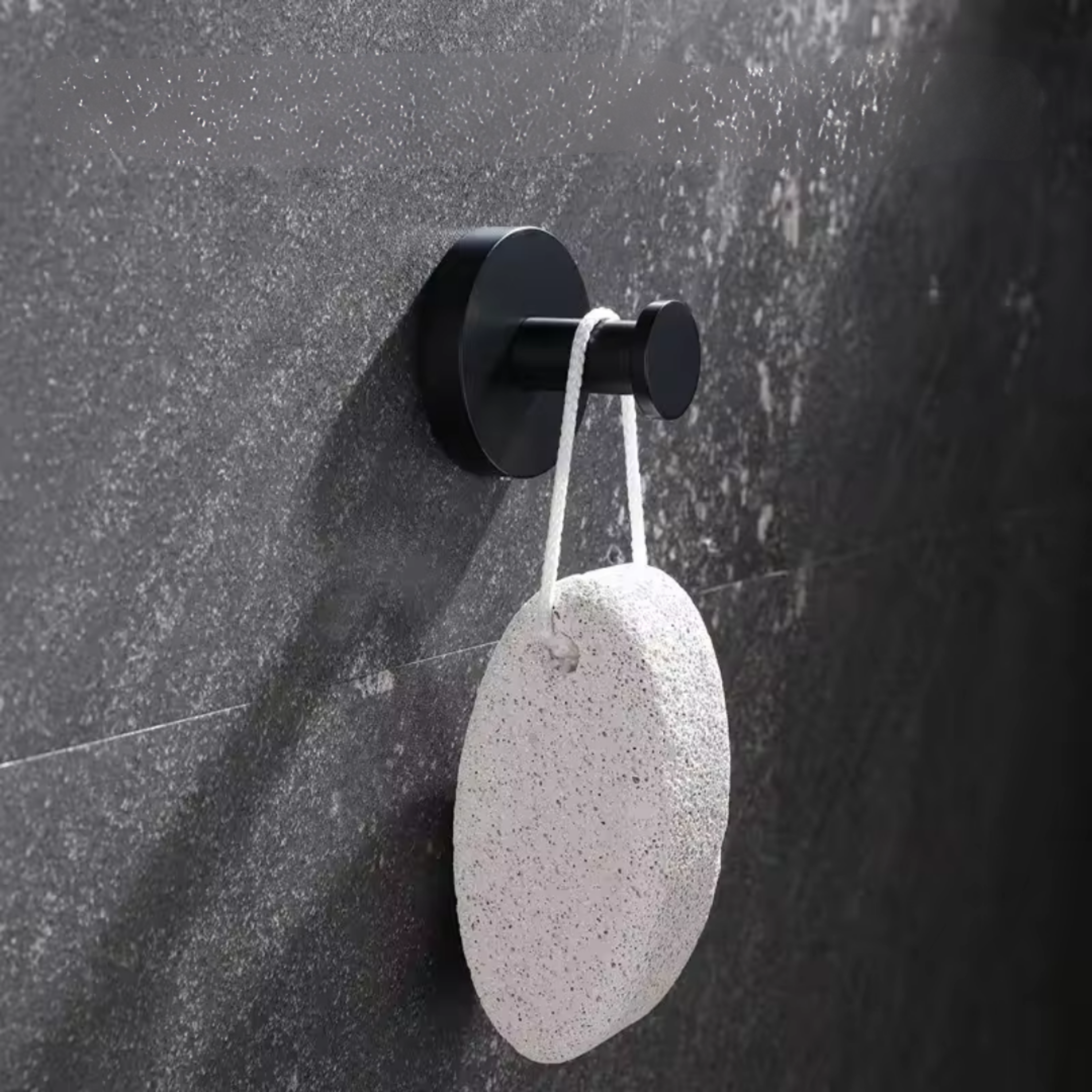 Versatile Suction Cup Hook – Strong and Removable Attachment 