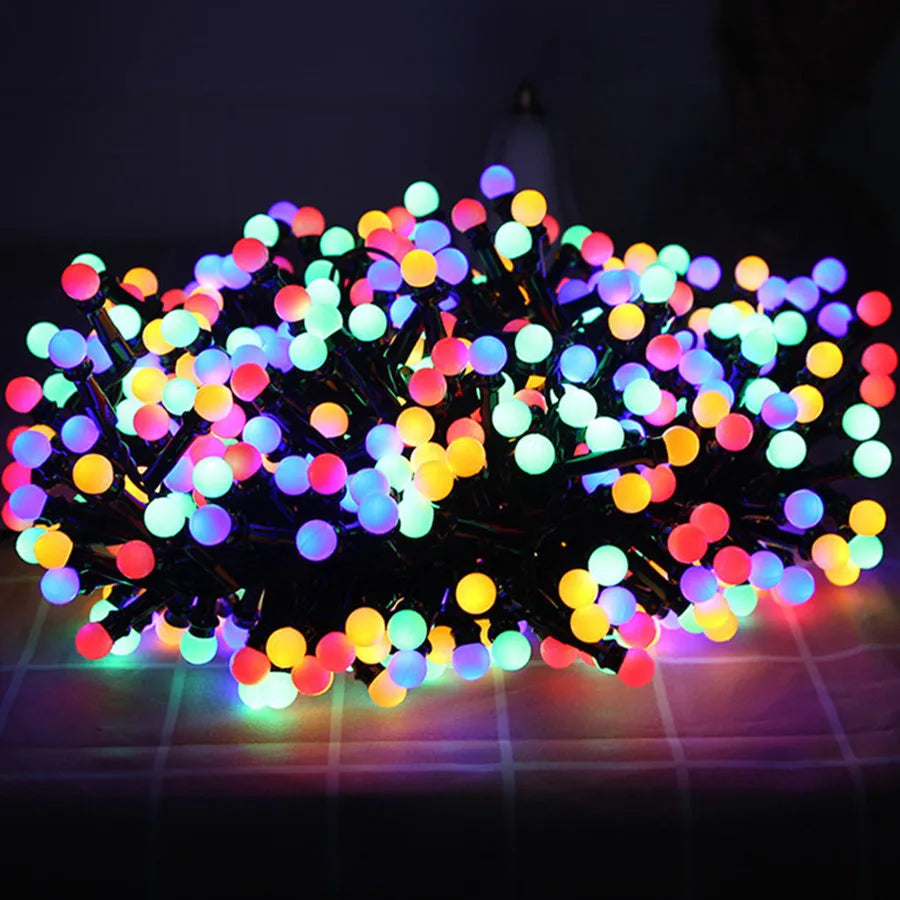 Wasserdichte LED-Lichterkette für den Außenbereich — Garten, Terrasse & beleuchtete Abende 