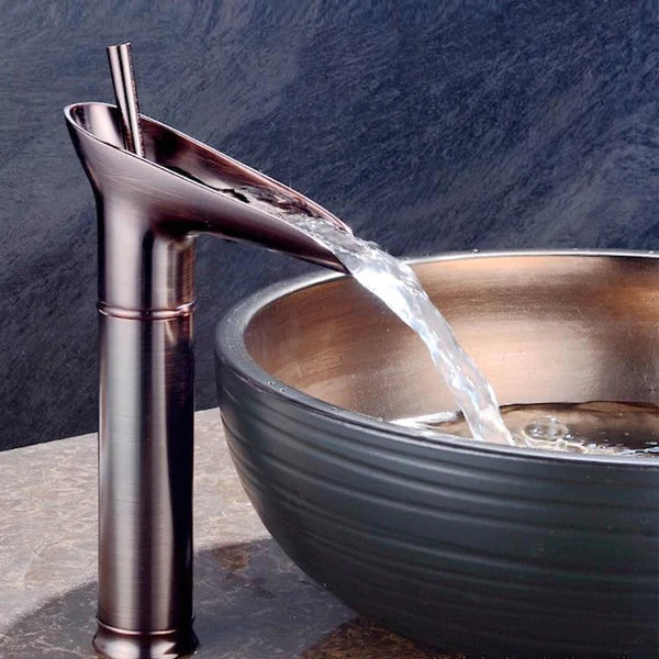 Cascade Faucet Bathroom – Antique and Elegant Style 
