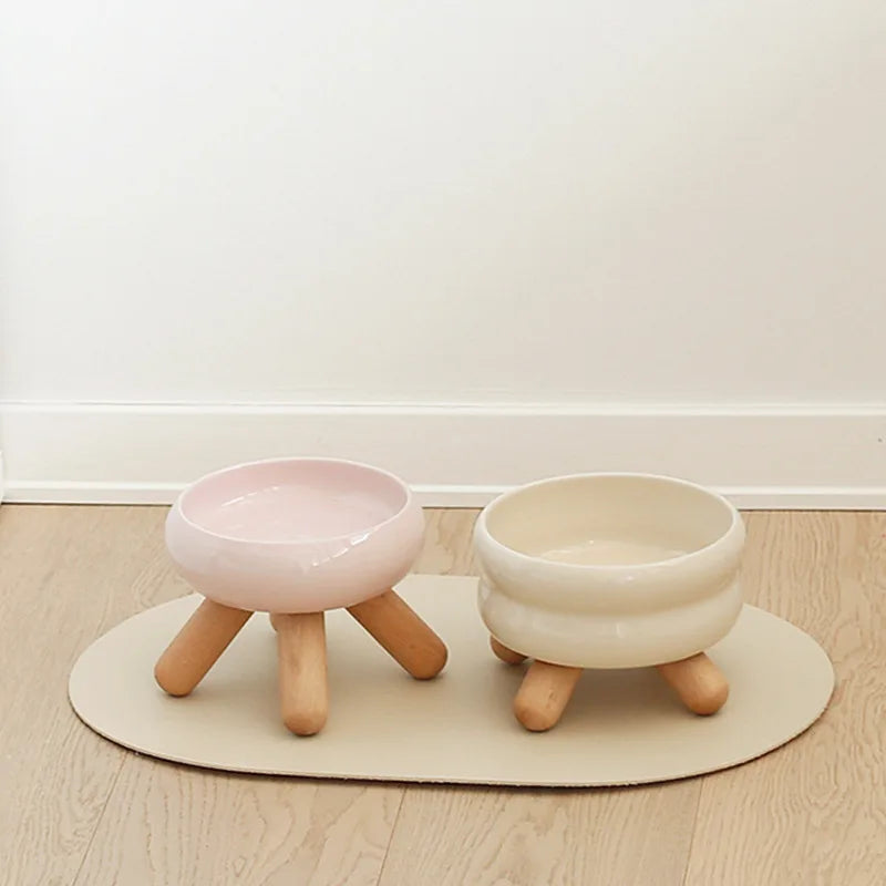 Designad upphöjd kattskål - komfort och naturlig elegans