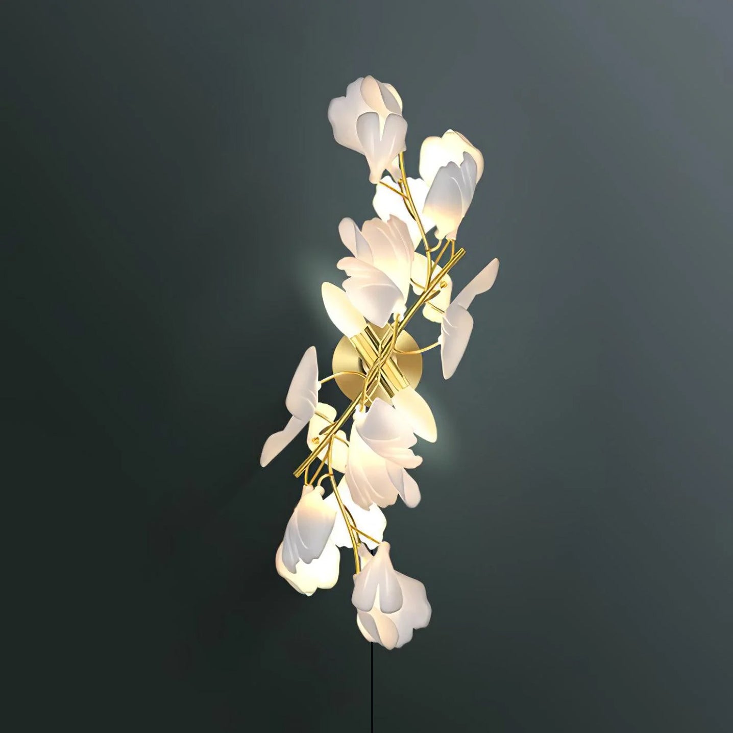 Květinová nástěnná lampa - Zlatá elegance a měkké světlo