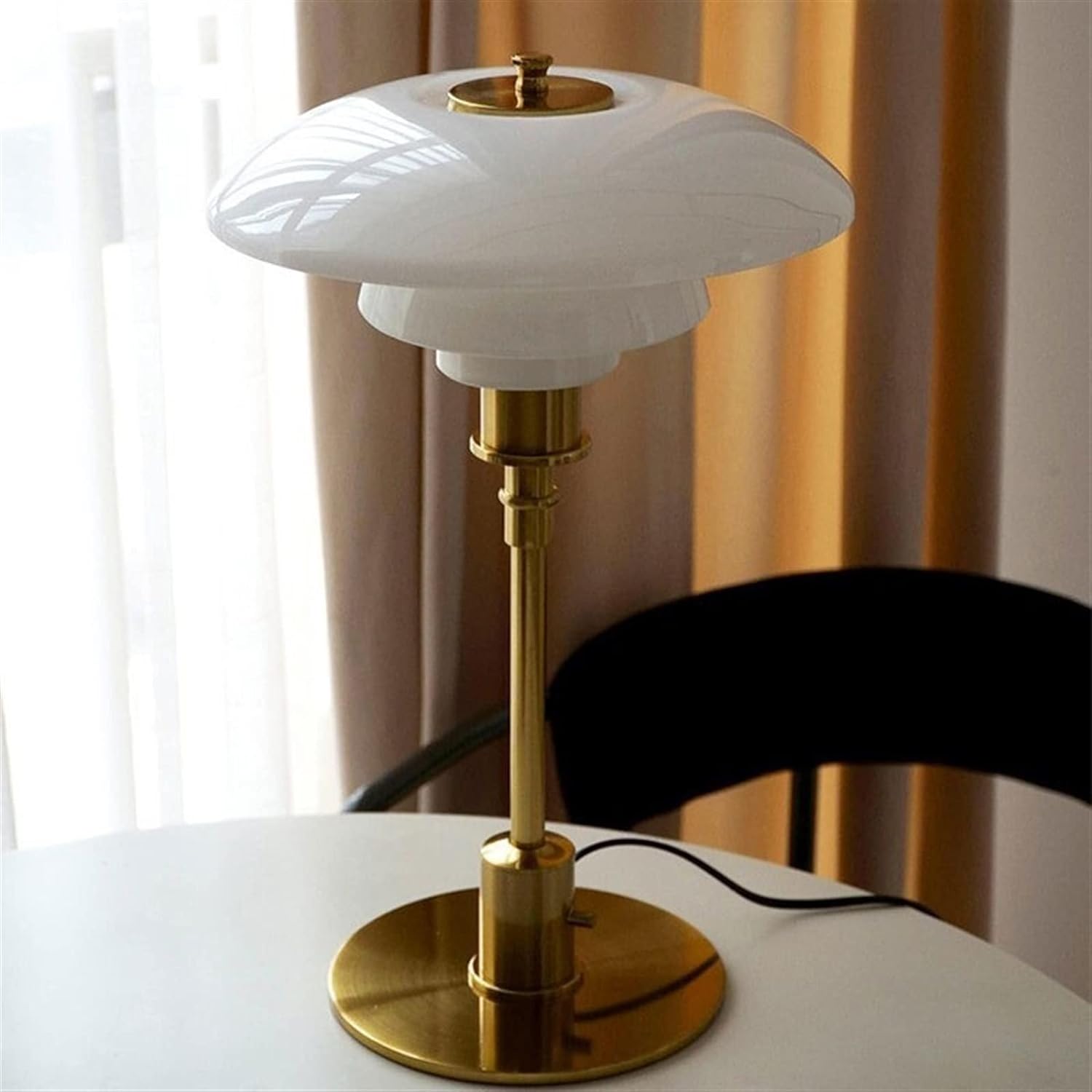 LED Bordslampa i Skandinavisk Stil – Mjuk och Modern Belysning 