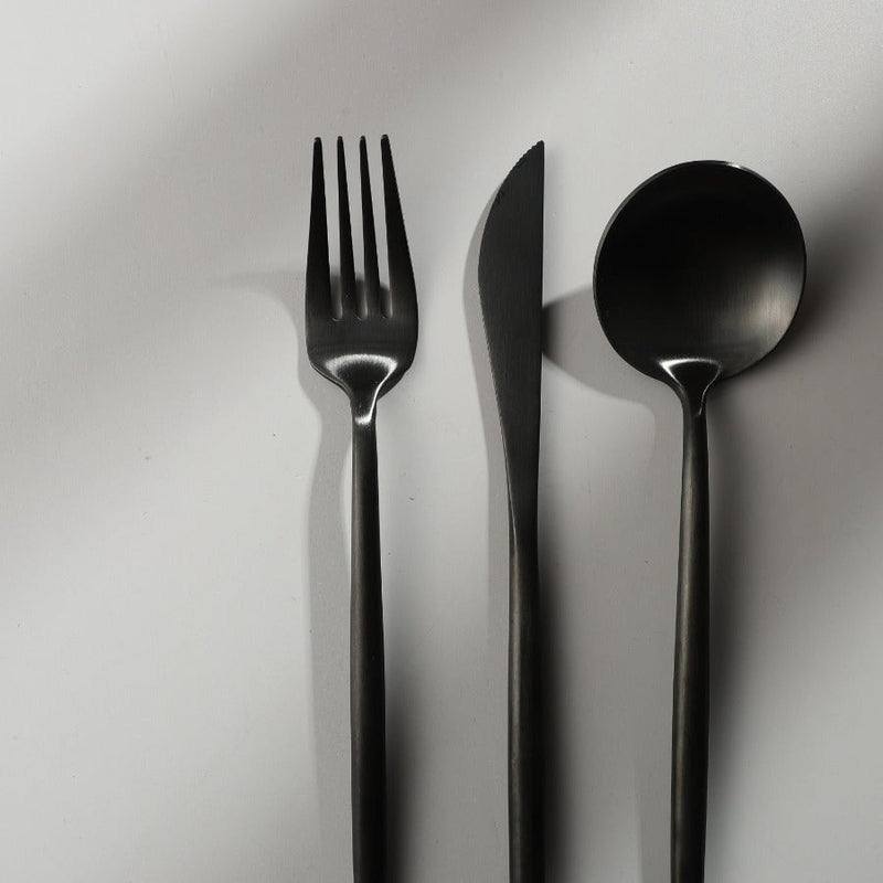 Set di Posate – Stile Puro e Funzionale 