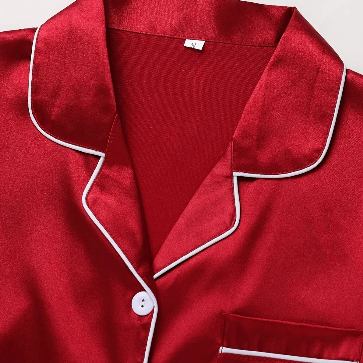 Sandra | Shiny Pajamas – Night Elegance and Delicate Touch 