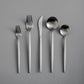 Set di Posate – Stile Puro e Funzionale 