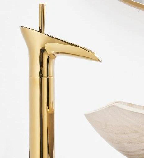 Cascade Faucet Bathroom – Antique and Elegant Style 