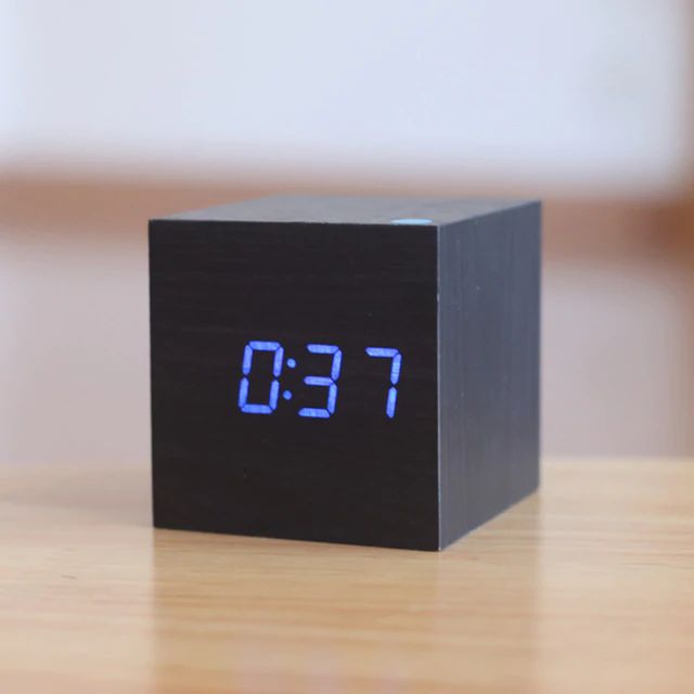Cyfrowy zegar sześcienny – minimalistyczny design i wyświetlacz LED 