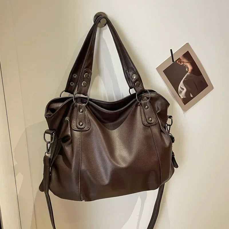 Zita | Large Soft Handbag with Removable Strap – Elegance and Practicality 