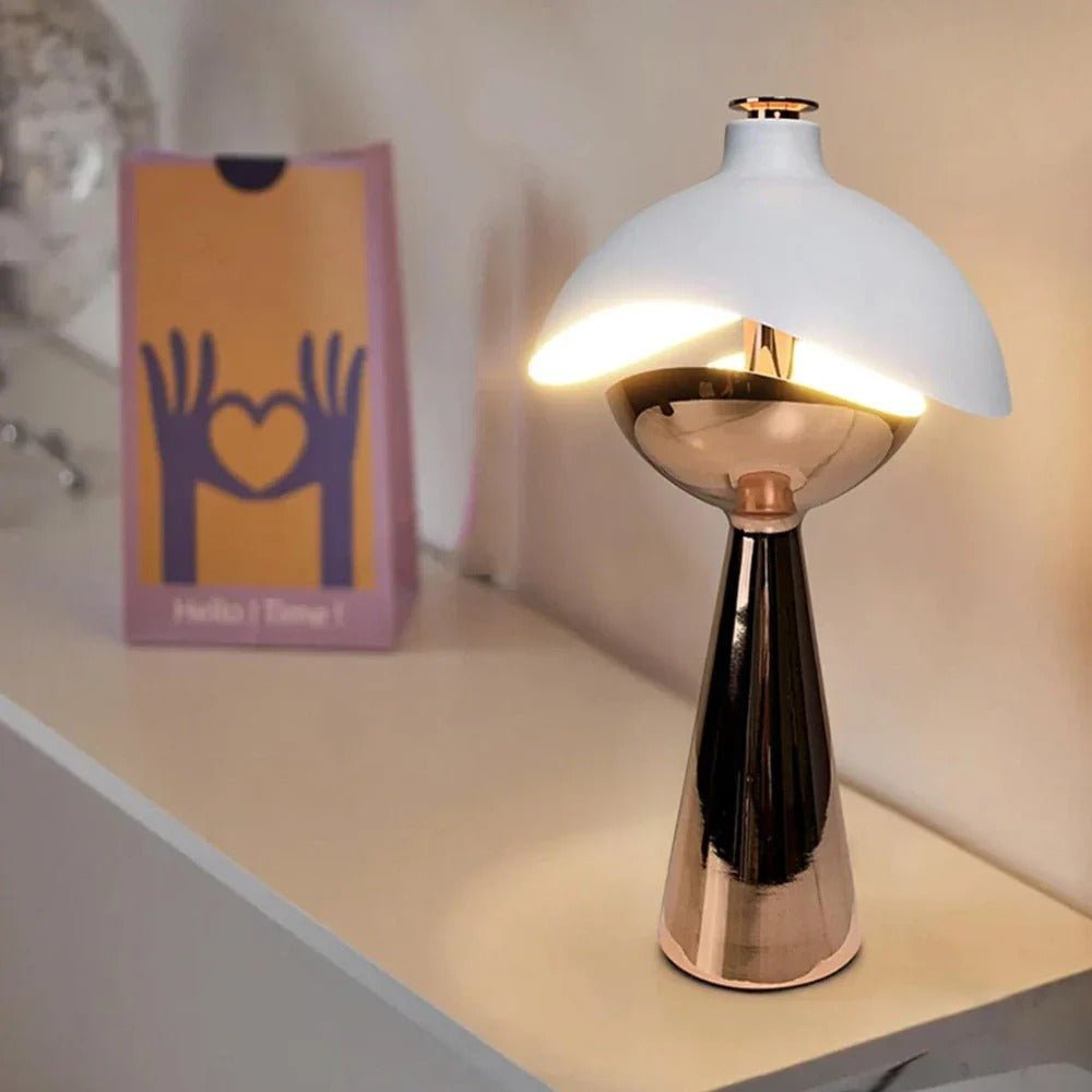 Sculpted Table Lamp – Elegance and Originality 