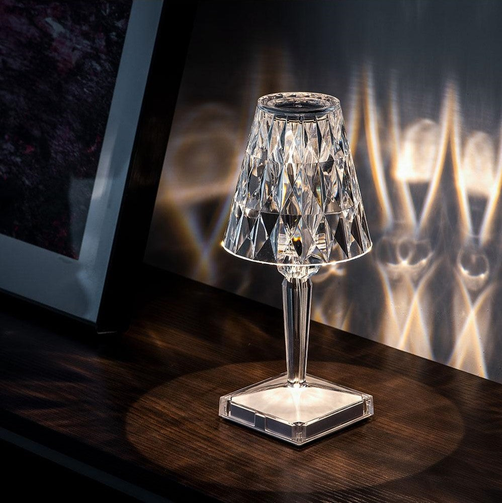 Lámpara de Mesa Cristalina – Elegancia Moderna y Ambiente Acogedor 
