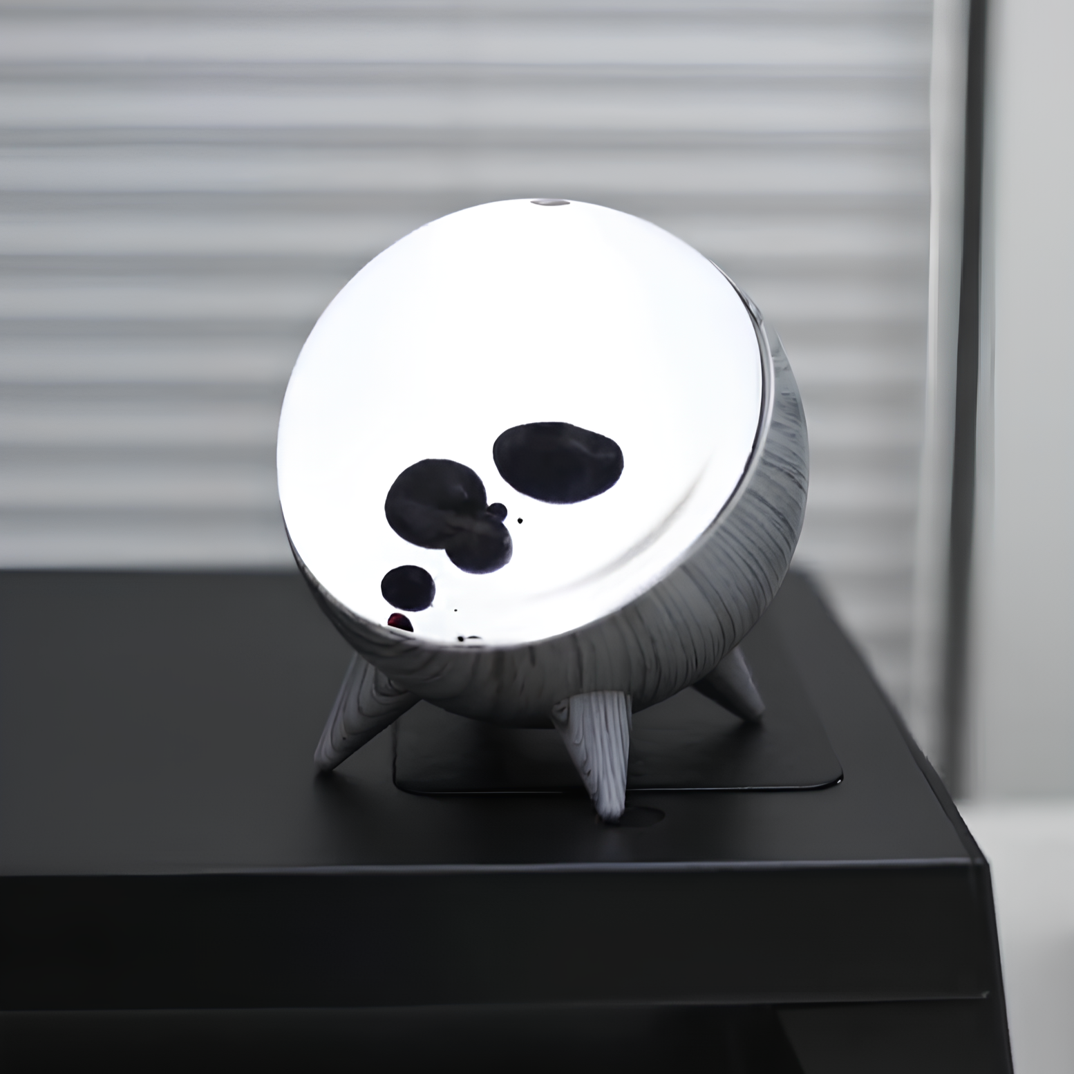 Interaktivní dekorativní lampa – hra světel a jedinečný design 
