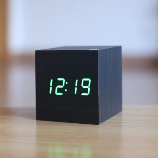 Cyfrowy zegar sześcienny – minimalistyczny design i wyświetlacz LED 