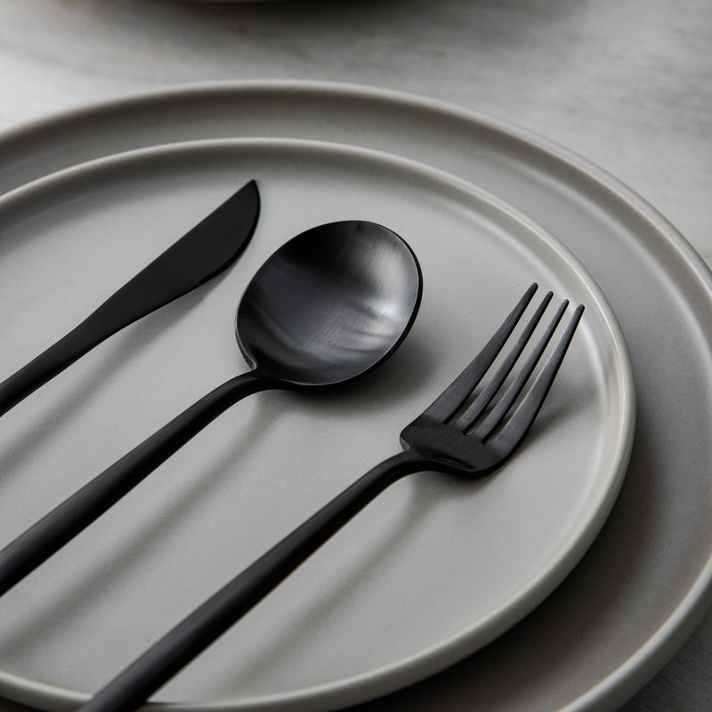 Set di Posate – Stile Puro e Funzionale 