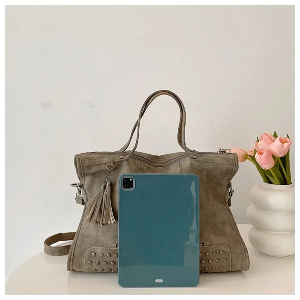 Sandra | Luxury Handbag – Distinction and Comfort of Use 