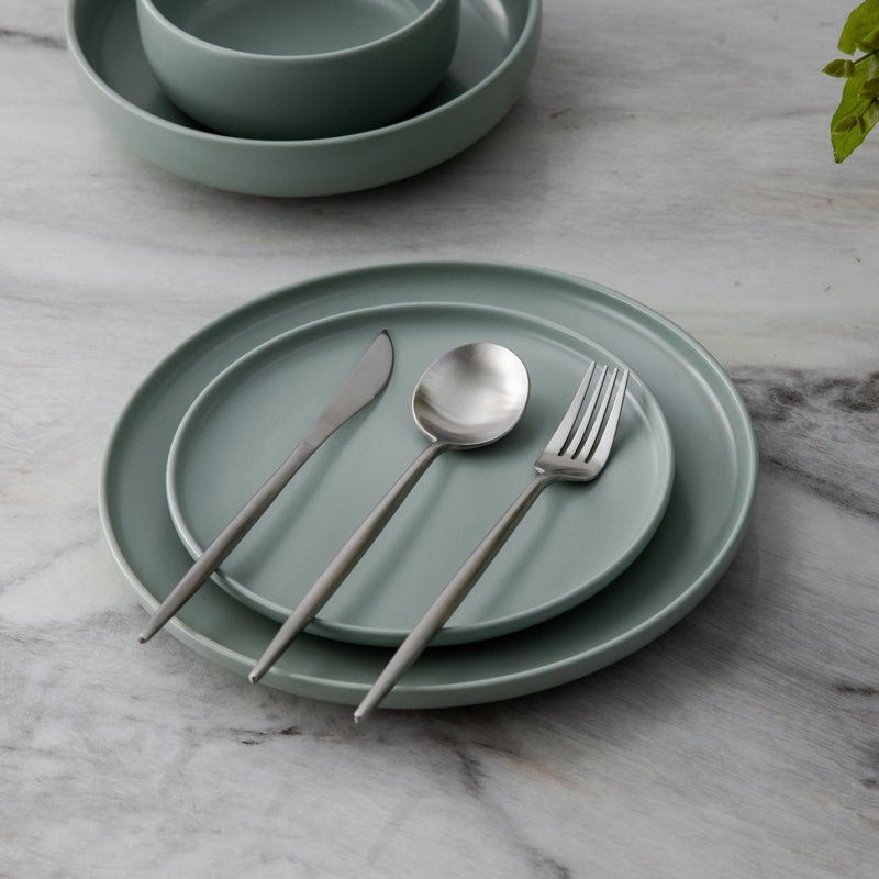 Set di Posate – Stile Puro e Funzionale 