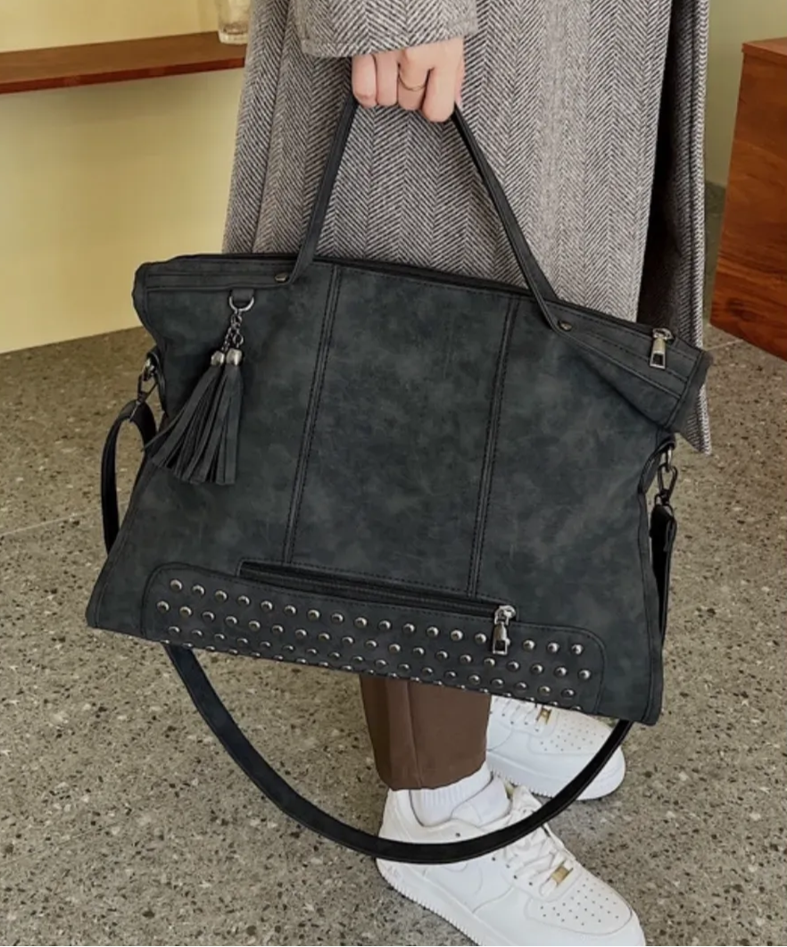 Sandra | Luxury Handbag – Distinction and Comfort of Use 