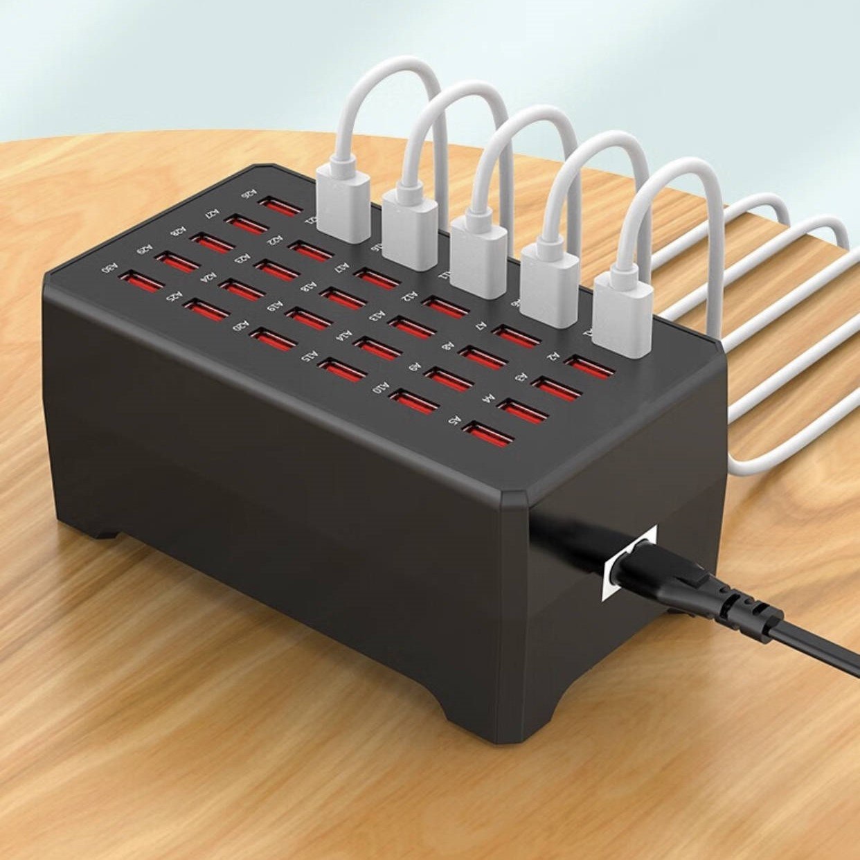 USB Töltőállomás – Praktikus és Gyors Minden Eszközéhez 