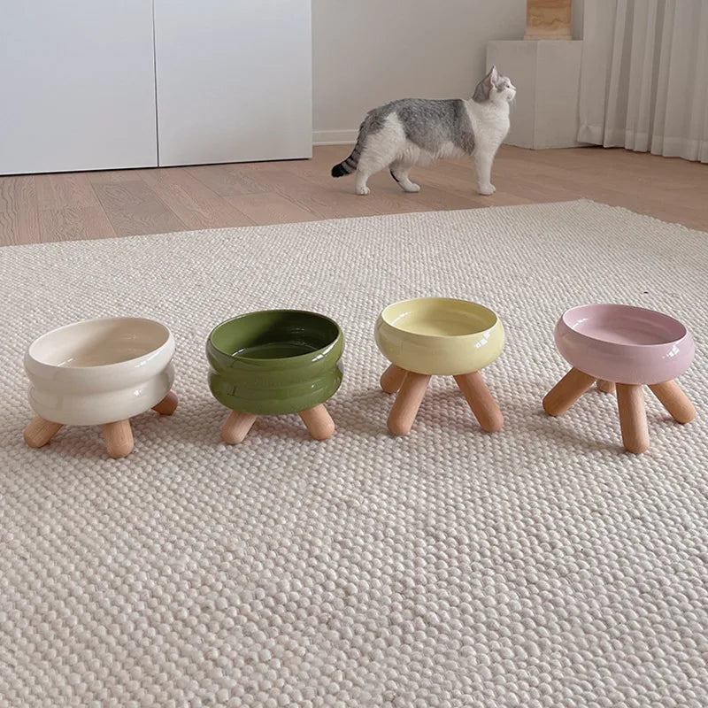 Designad upphöjd kattskål - komfort och naturlig elegans