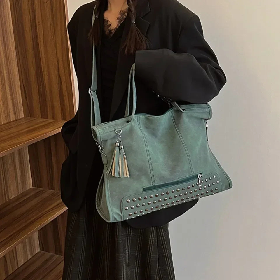 Sandra | Luxury Handbag – Distinction and Comfort of Use 