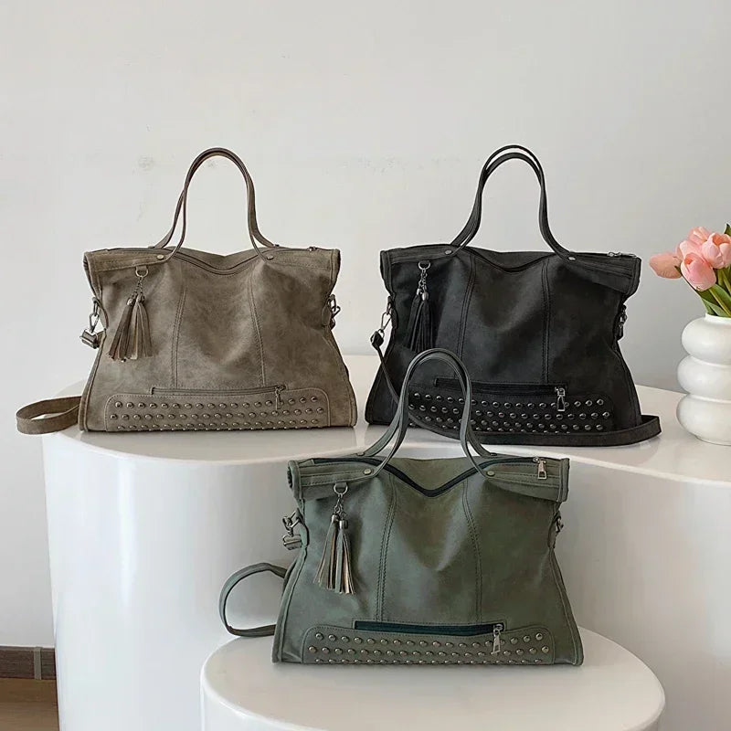Sandra | Luxury Handbag – Distinction and Comfort of Use 