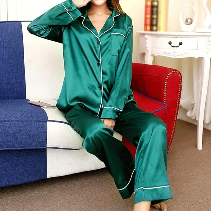 Sandra | Shiny Pajamas – Night Elegance and Delicate Touch 